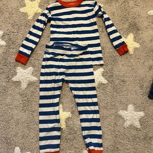 7 sets of Boys pajamas 4T